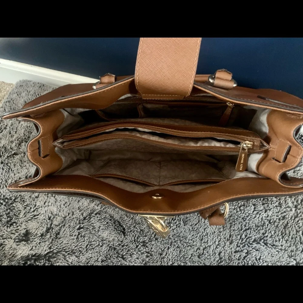 Michael Kors Hamilton Large Satchel - Picture 2 of 5